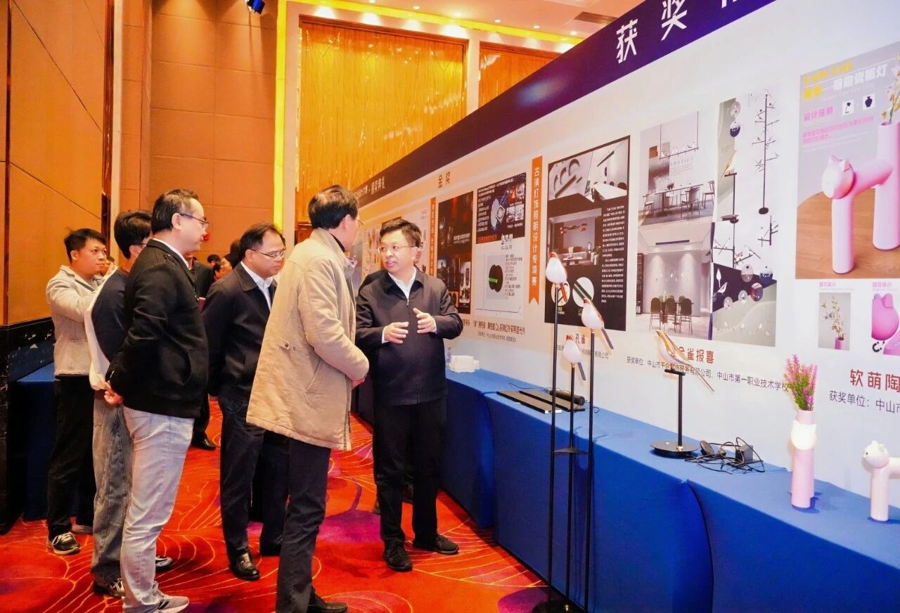 荣耀时刻丨莱博顿卫浴抽屉式养生光波房荣获2025中山市工业设计大赛银奖